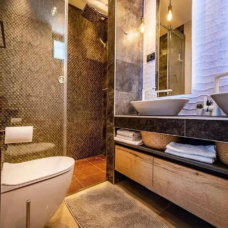 Villa Alpha & Omega Rab Town