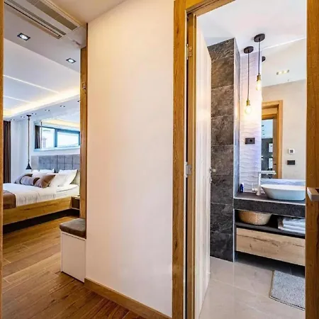 Villa Alpha & Omega Rab Town