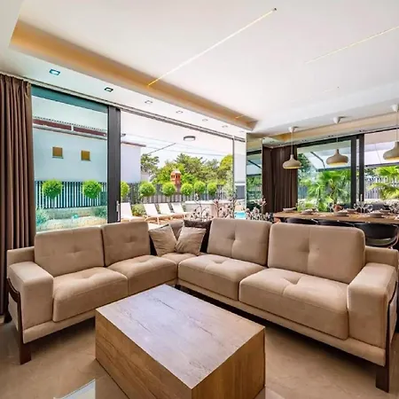 Villa Alpha & Omega *