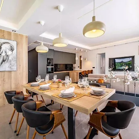 Villa Alpha & Omega Rab Town