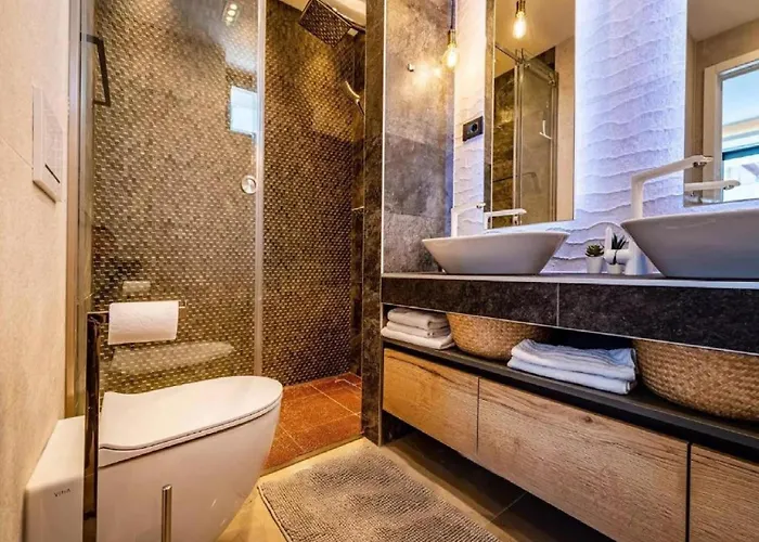 Villa Alpha & Omega Rab Town